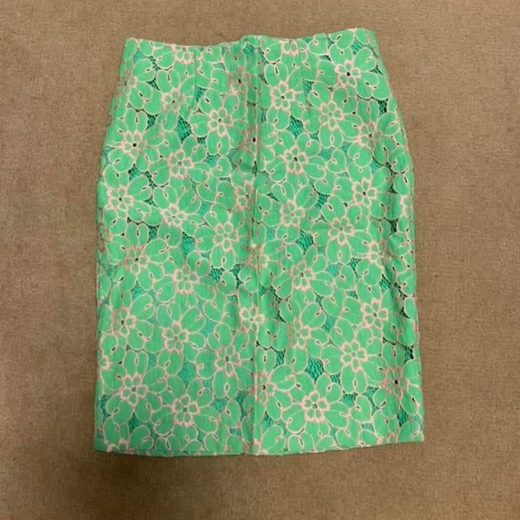 Lilly Pulitzer Dresses & Skirts - GUC Lilly Pulitzer Size 4 Green Lace Skirt